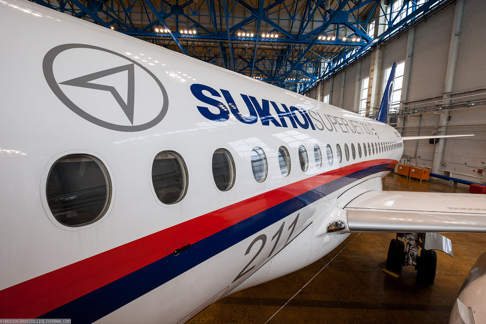 Sukhoi Superjet 100 — лекция около самолета и в кресле пилота