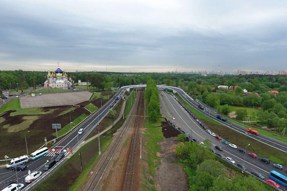 Открыта эстакада в Переделкине через железную дорогу 