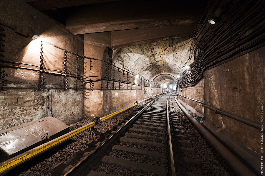 Станция «Арбатская» Филевской линии. Тоннельные окрестности. (c) www.metro.ru, Russos, 2010