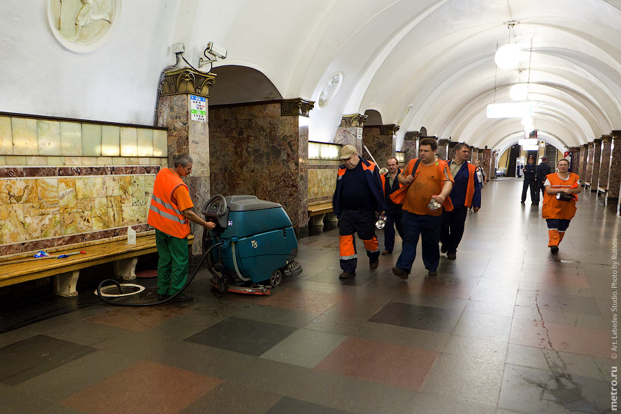 Как снимают репортаж в метро (c) www.metro.ru, Russos, 2010