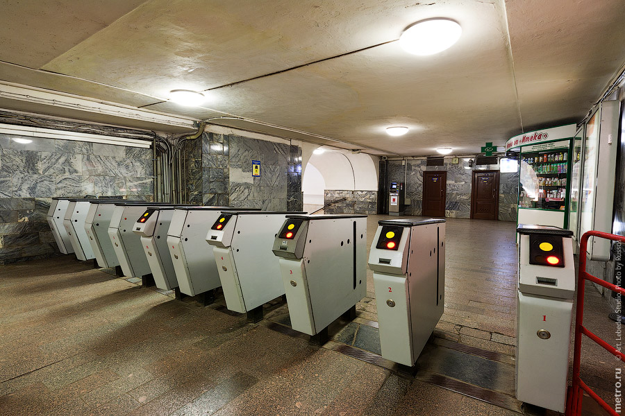 Станция «Кропоткинская» (c) www.metro.ru, Russos, 2010