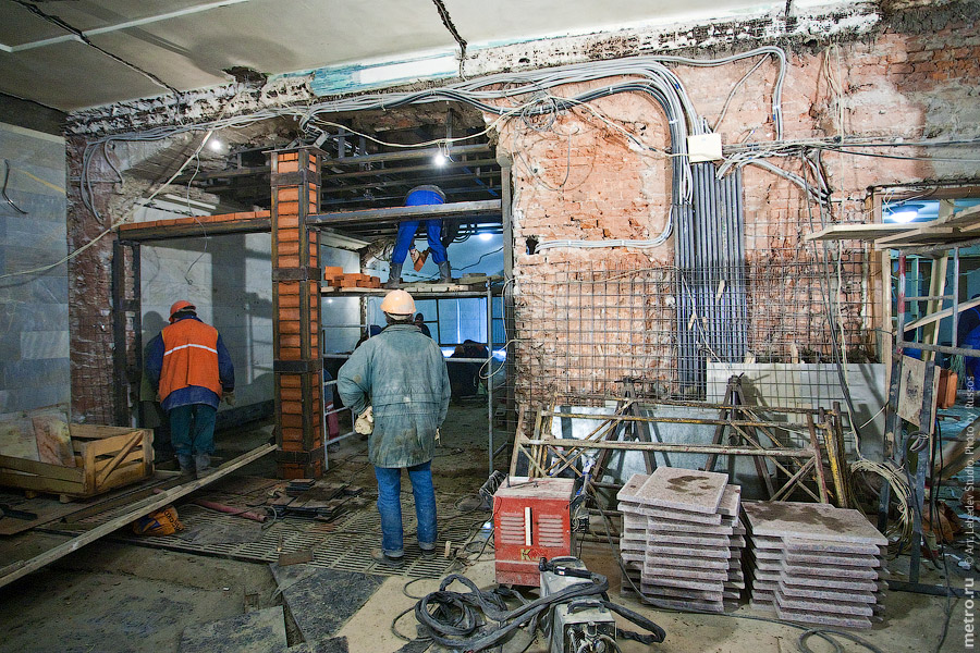 Реконструкция вестибюля станции «Площадь Революции» (c) www.metro.ru, Russos, 2010