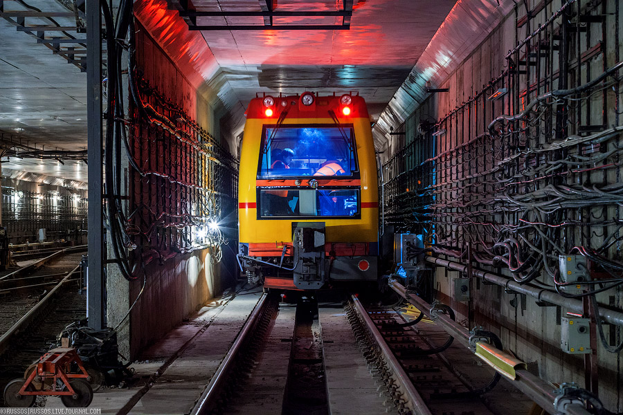 Габаритный вагон на станции «Алма-Атинская»