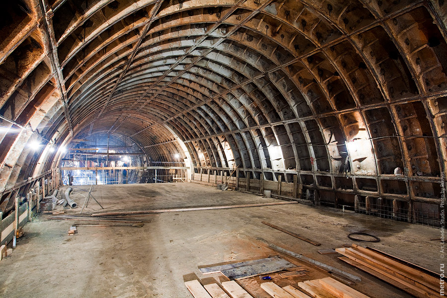 Достоевская, классический метрострой (c) www.metro.ru, Russos, 2010