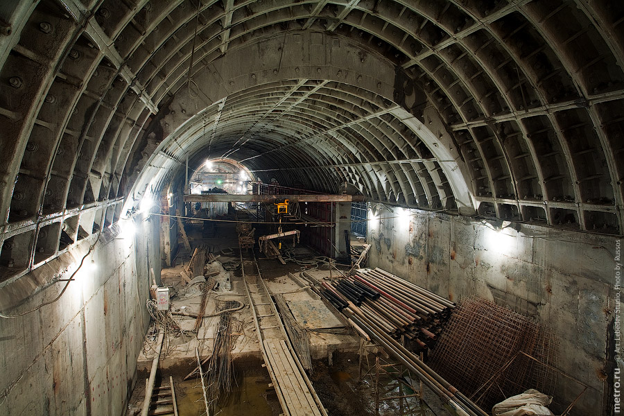 Достоевская, классический метрострой (c) www.metro.ru, Russos, 2010