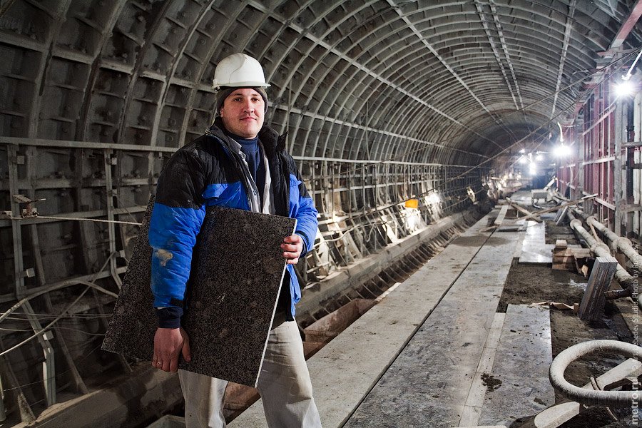 Достоевская, классический метрострой (c) www.metro.ru, Russos, 2010