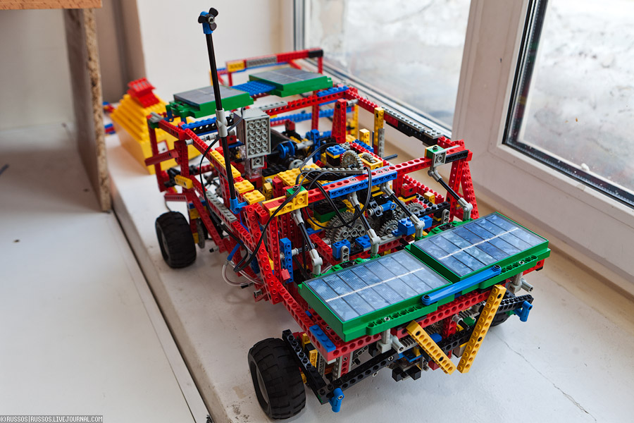 Видео: дизельный двигатель из Lego с работающей турбиной и системой охлаждения