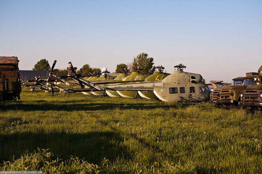 Заброшенный аэродром на Украине (c) Russos, 2010