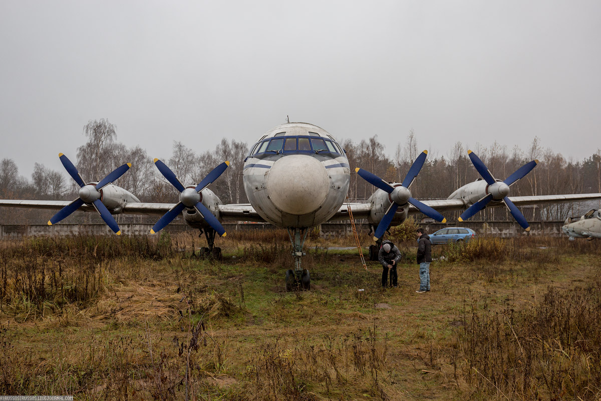 Передвижка Ил-18 в Монинском музее самолет, кабины, работы, Самолет, можно, салон, начале, полностью, плиты, бетонные, металла, сделать, кабину, пожара, сильно, восстановительные, внутрь, самолету, самолёт, Вторая
