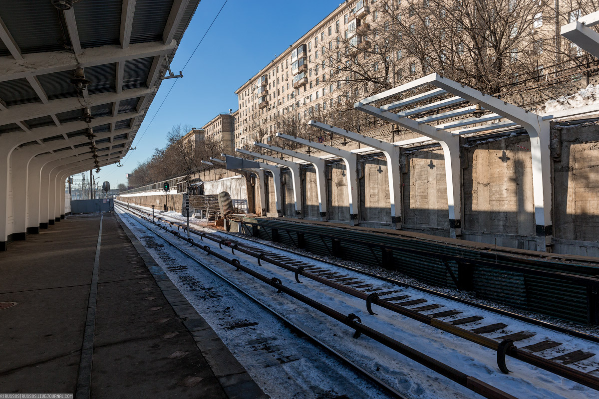 Метро студенческая